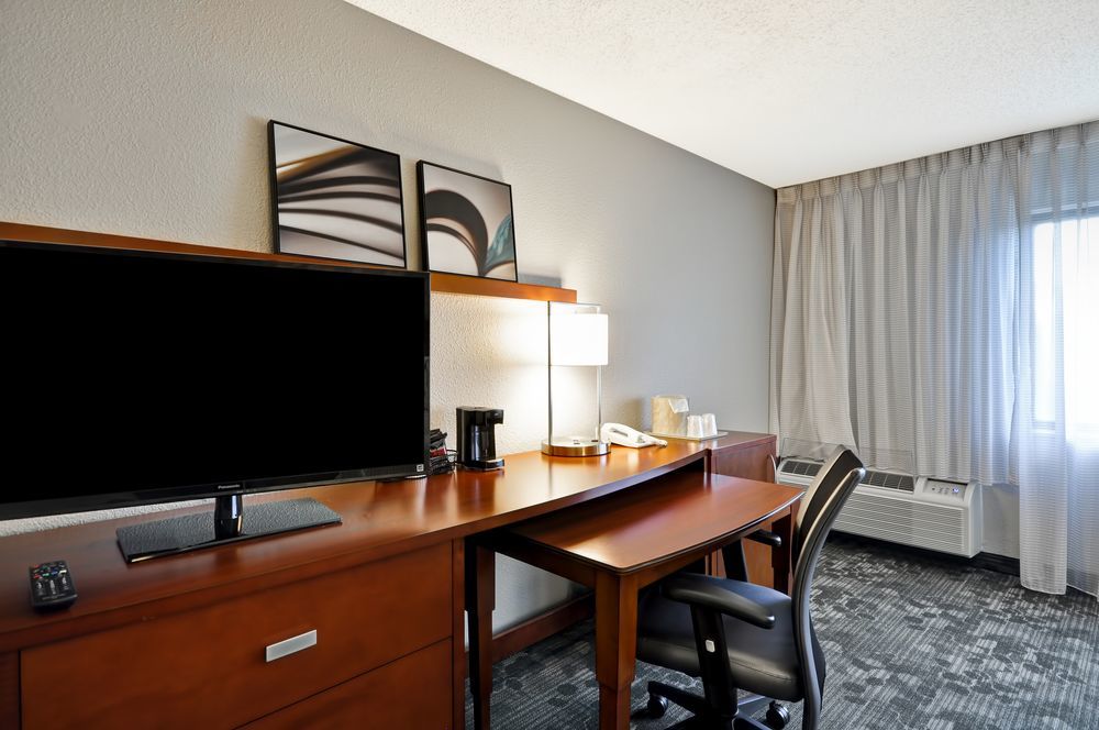 Courtyard By Marriott Jacksonville Airport/ Northeast Kültér fotó