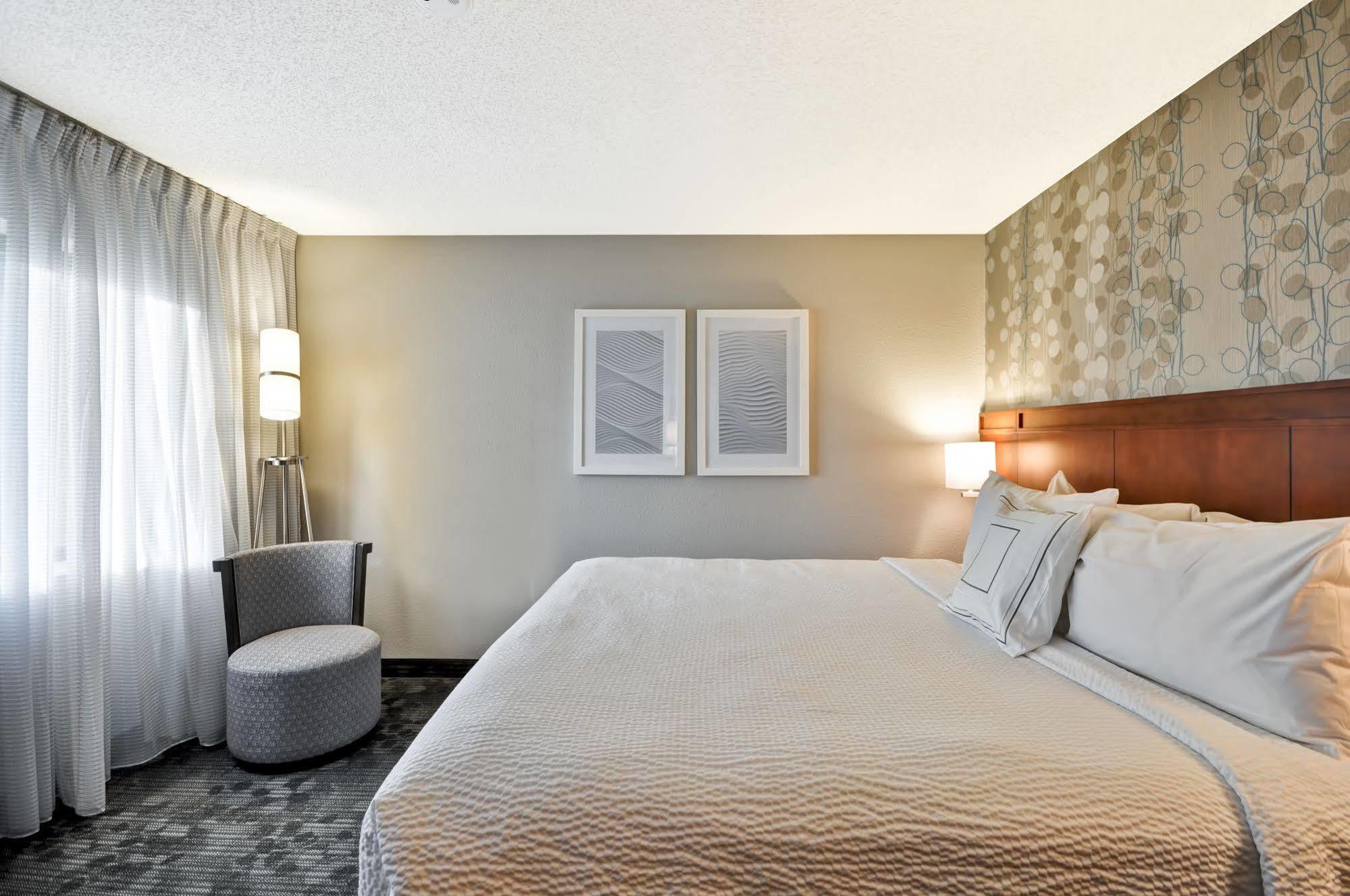 Courtyard By Marriott Jacksonville Airport/ Northeast Kültér fotó